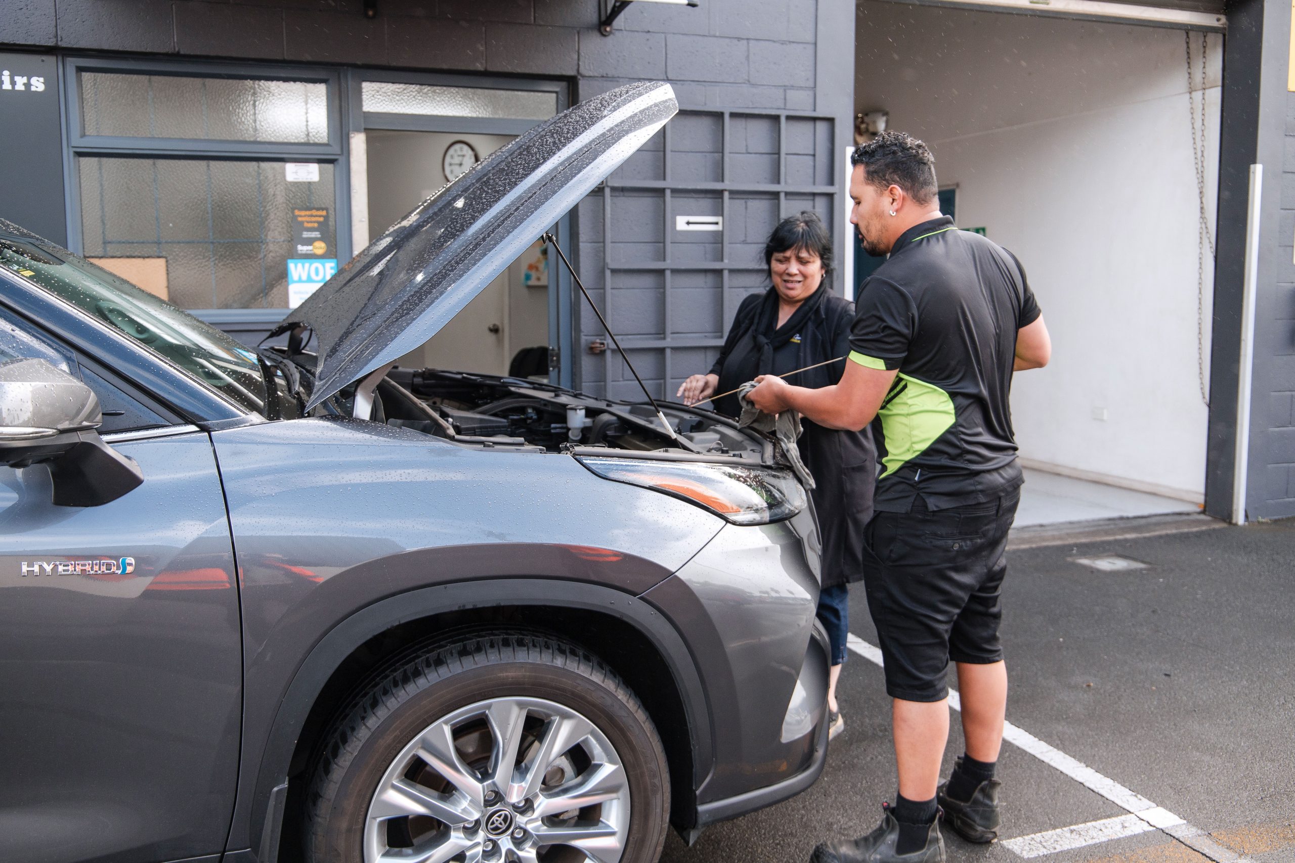oil change and tips with client and mechanic